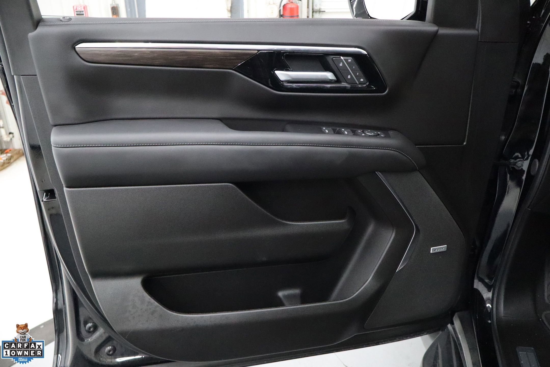 Used 2025 Chevrolet Tahoe LT w/ Comfort Package image 13