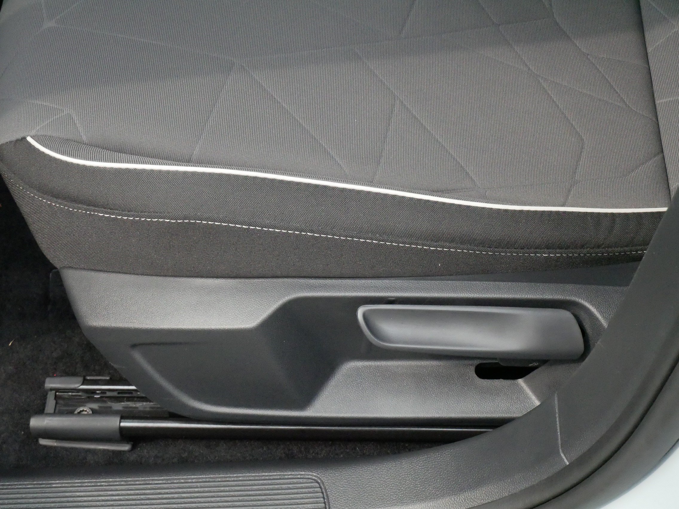 Certified 2025 Volkswagen Jetta Sport FWD image 20
