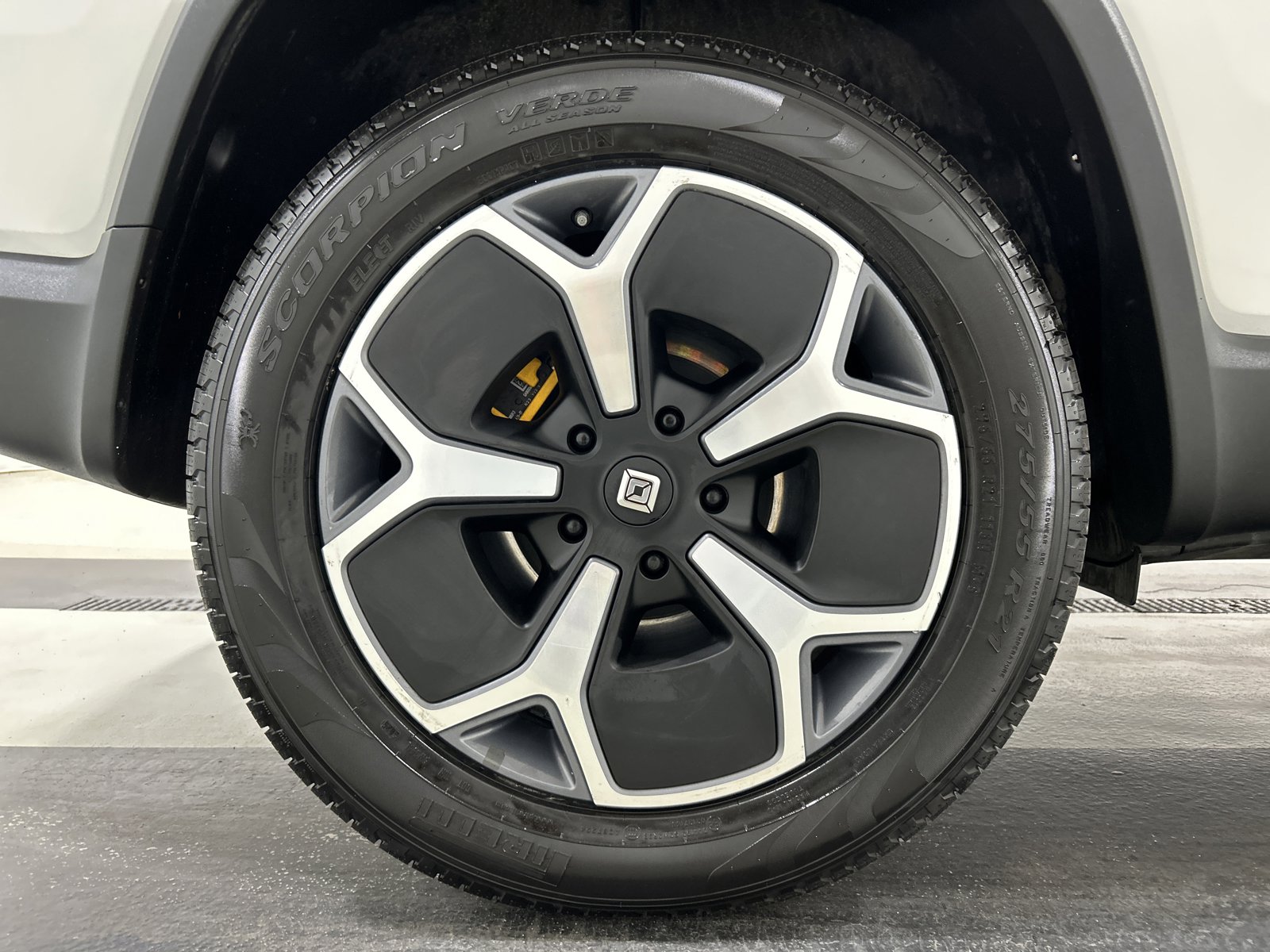 Used 2024 Rivian R1S Adventure image 12