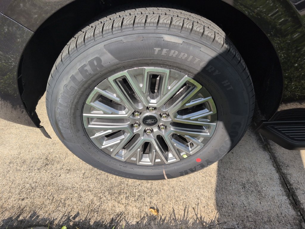 New 2027 Ford Expedition Platinum RWD image 18