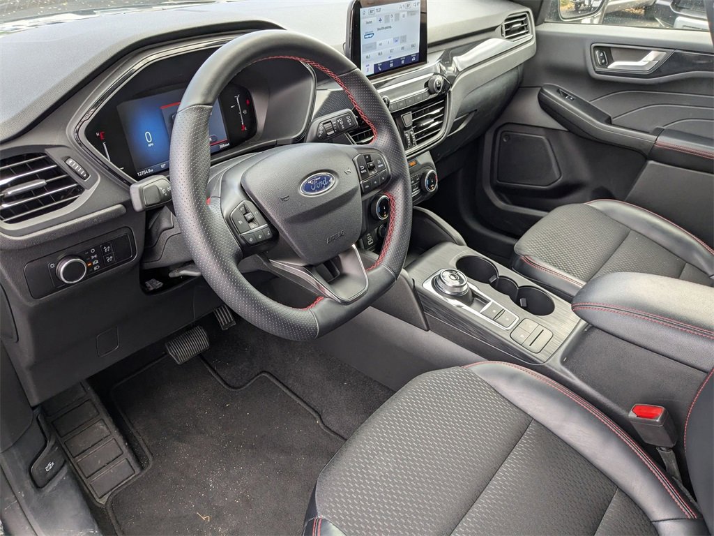 Used 2025 Ford Escape ST-Line image 17