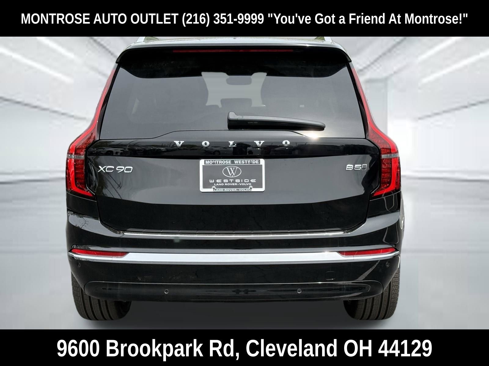 New 2026 Volvo XC90 B5 Plus w/ Protection Package Premier AWD/4WD image 2