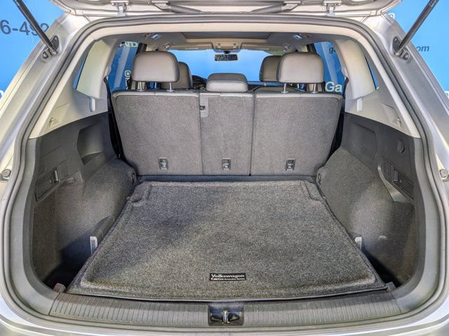 Used 2019 Volkswagen Tiguan SE w/ Panoramic Sunroof Package AWD/4WD image 18