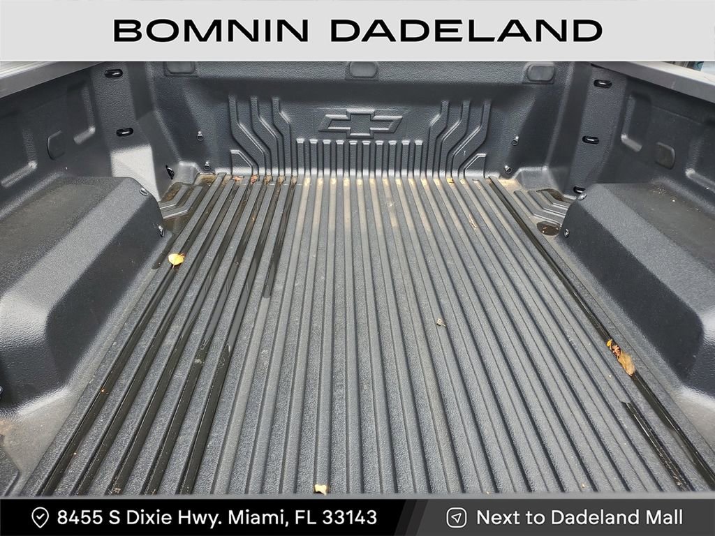 Used 2025 Chevrolet Silverado 2500 Custom w/ Custom Value Package image 8