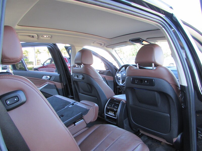 Used 2019 BMW X7 xDrive40i w/ Premium Package AWD/4WD image 25