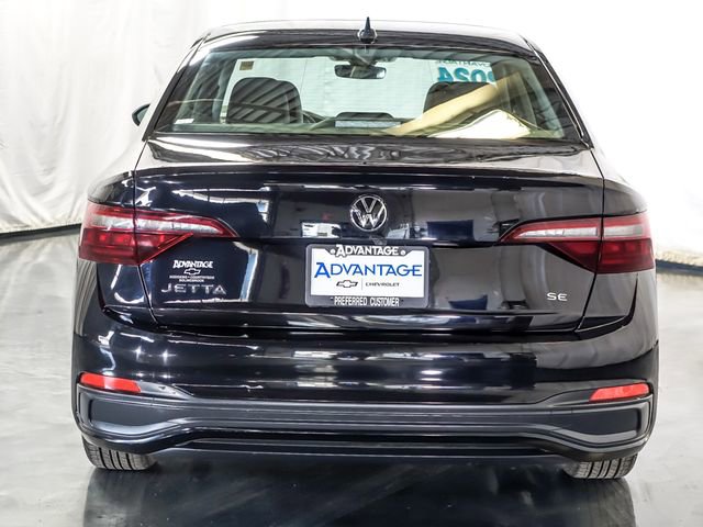 Used 2024 Volkswagen Jetta SE FWD image 8