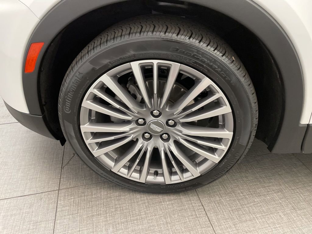 Used 2024 Cadillac XT4 Premium Luxury image 12
