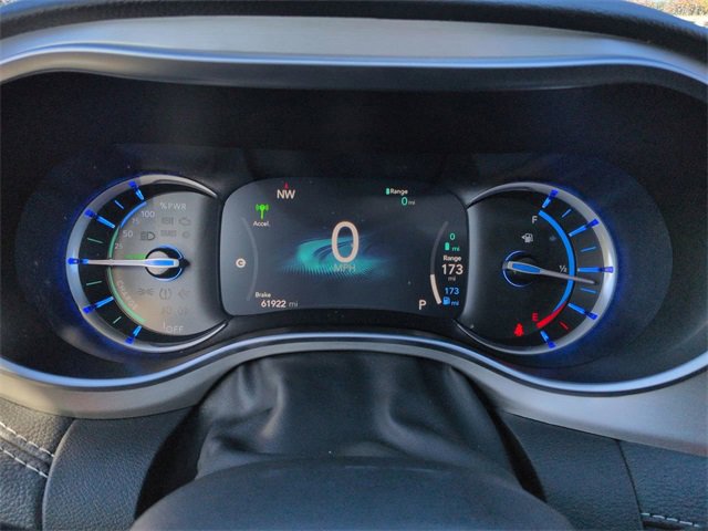 Used 2023 Chrysler Pacifica Limited w/ Uconnect Theater Family Group image 30