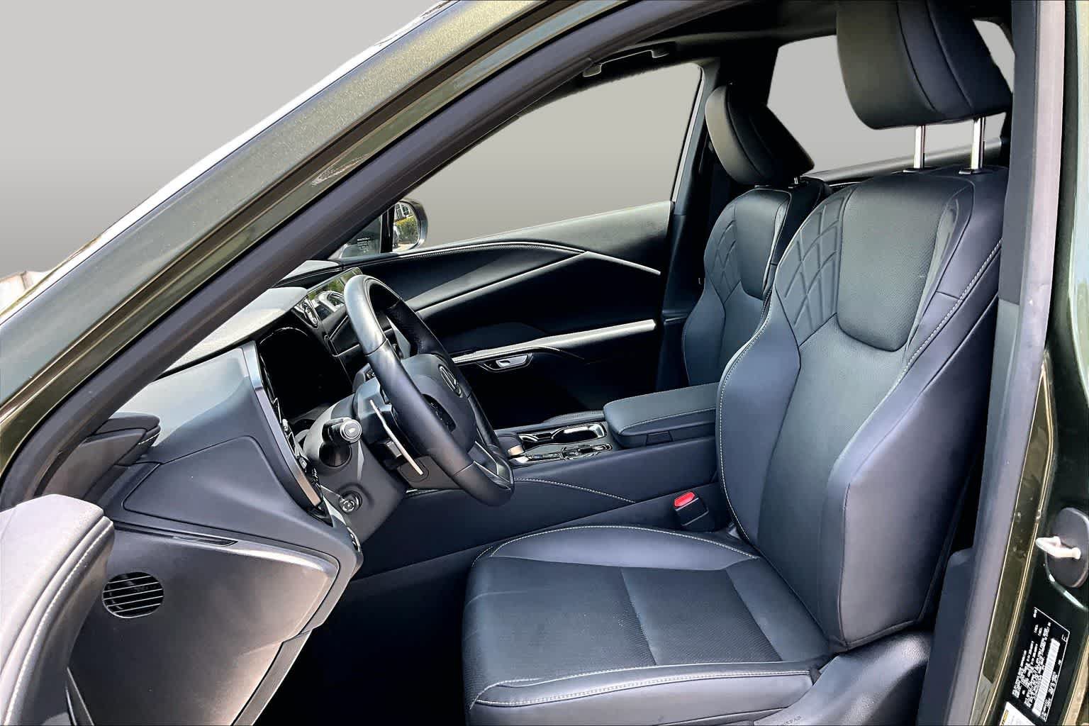 Used 2025 Lexus RX 350 Premium w/ Accessory Package (Z1) FWD image 8