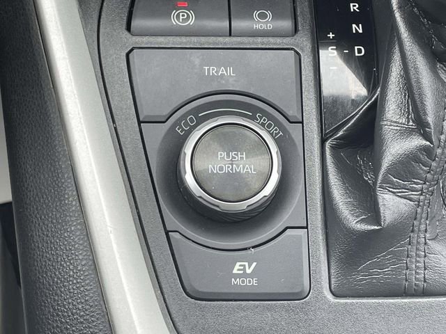 Used 2020 Toyota RAV4 Limited AWD/4WD image 31