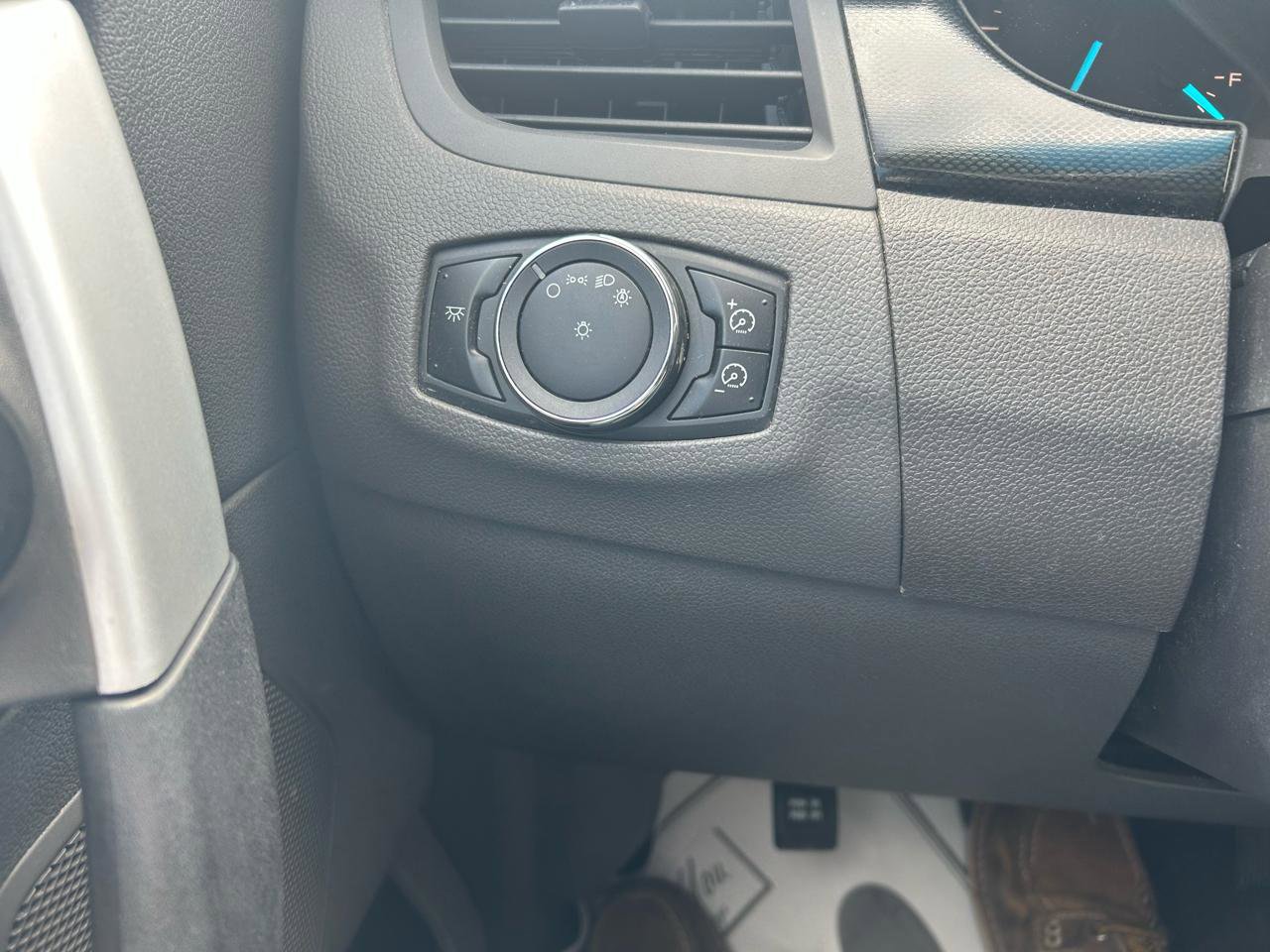 Used 2012 Ford Edge SE FWD image 25