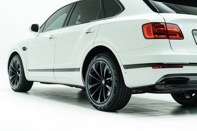Used 2018 Bentley Bentayga Onyx Edition AWD/4WD image 19