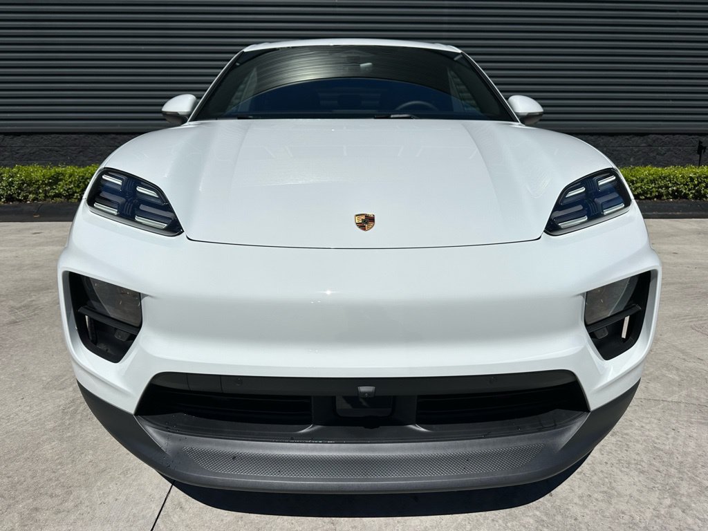 Used 2026 Porsche Macan Electric RWD image 8