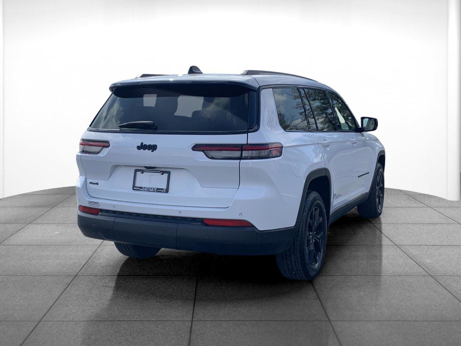 Used 2024 Jeep Grand Cherokee L Altitude image 7