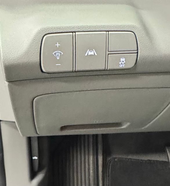 Used 2022 Hyundai Elantra SEL FWD image 21