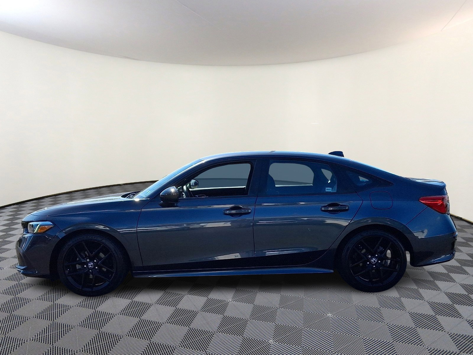 Used 2023 Honda Civic Sport image 4