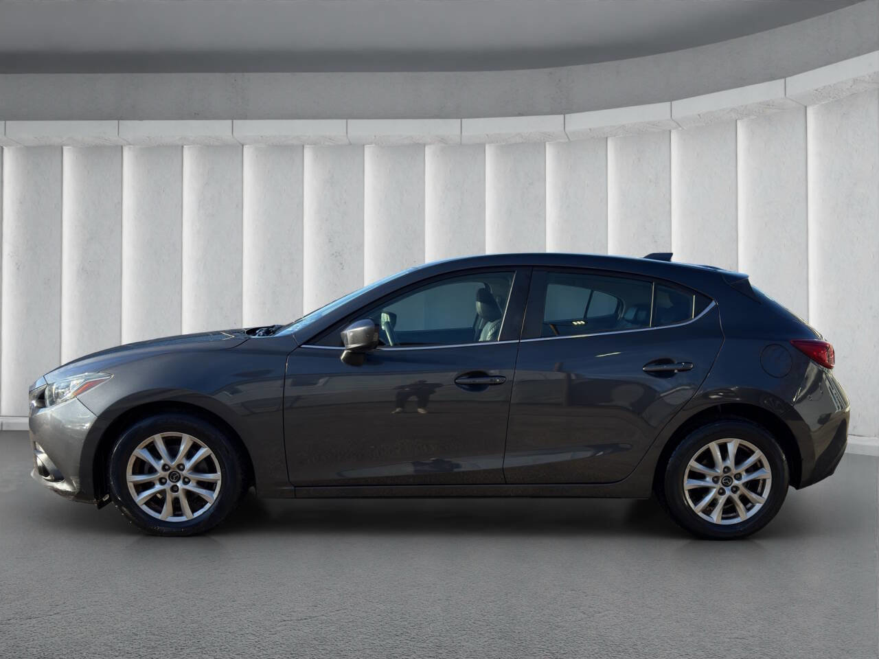 Used 2015 MAZDA MAZDA3 i Grand Touring image 2