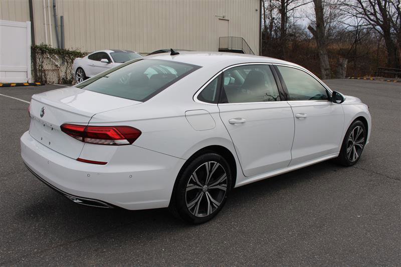 Used 2020 Volkswagen Passat 2.0T SEL image 8