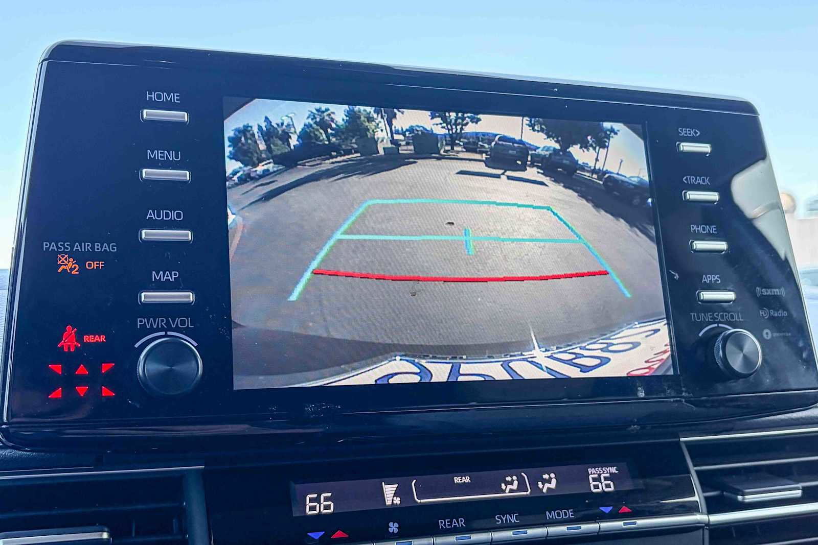 Used 2024 Toyota Sienna LE image 23