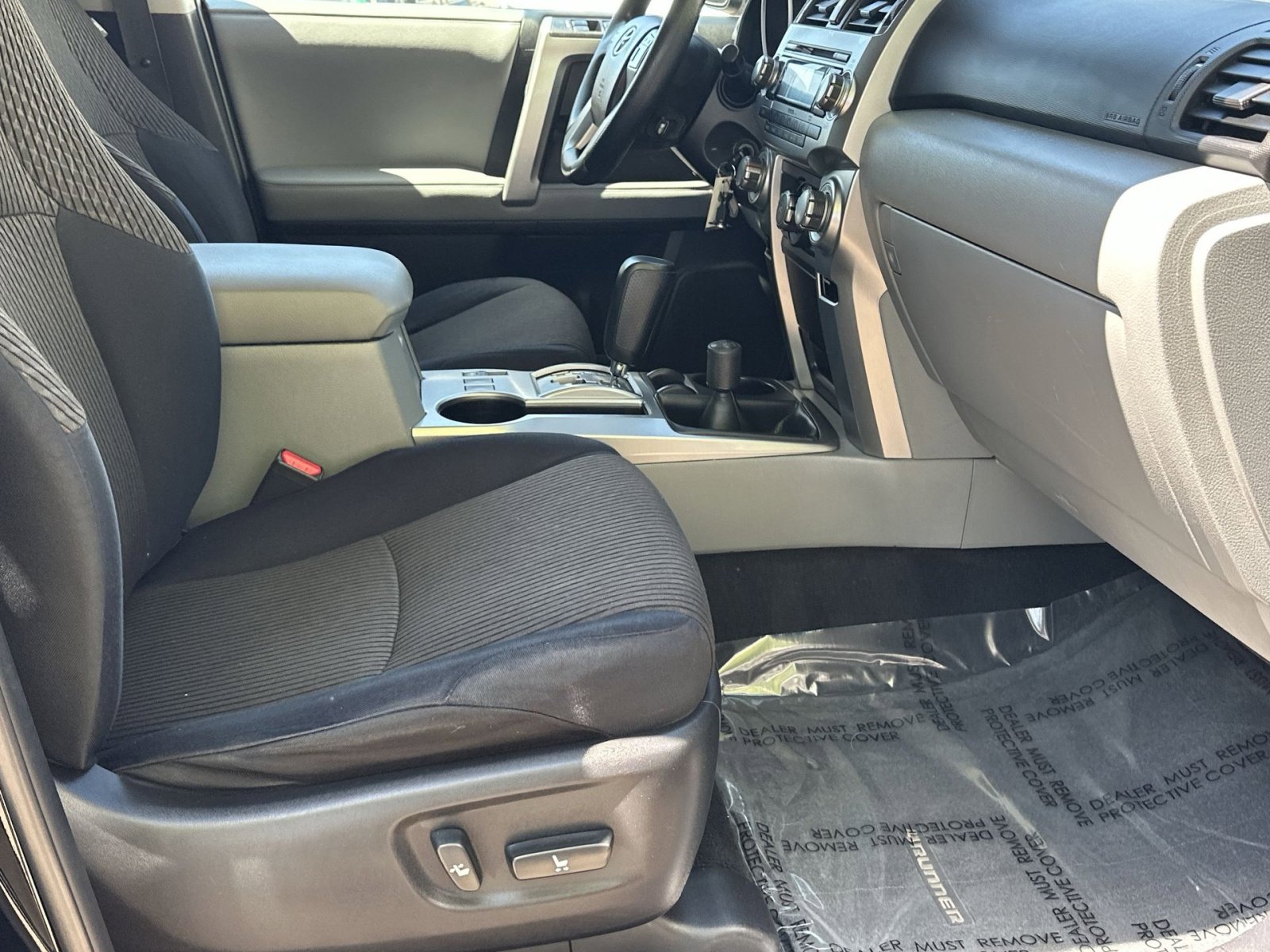 Used 2011 Toyota 4Runner SR5 AWD/4WD image 39