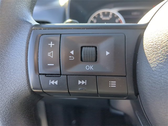 Used 2024 Nissan Rogue SV image 29