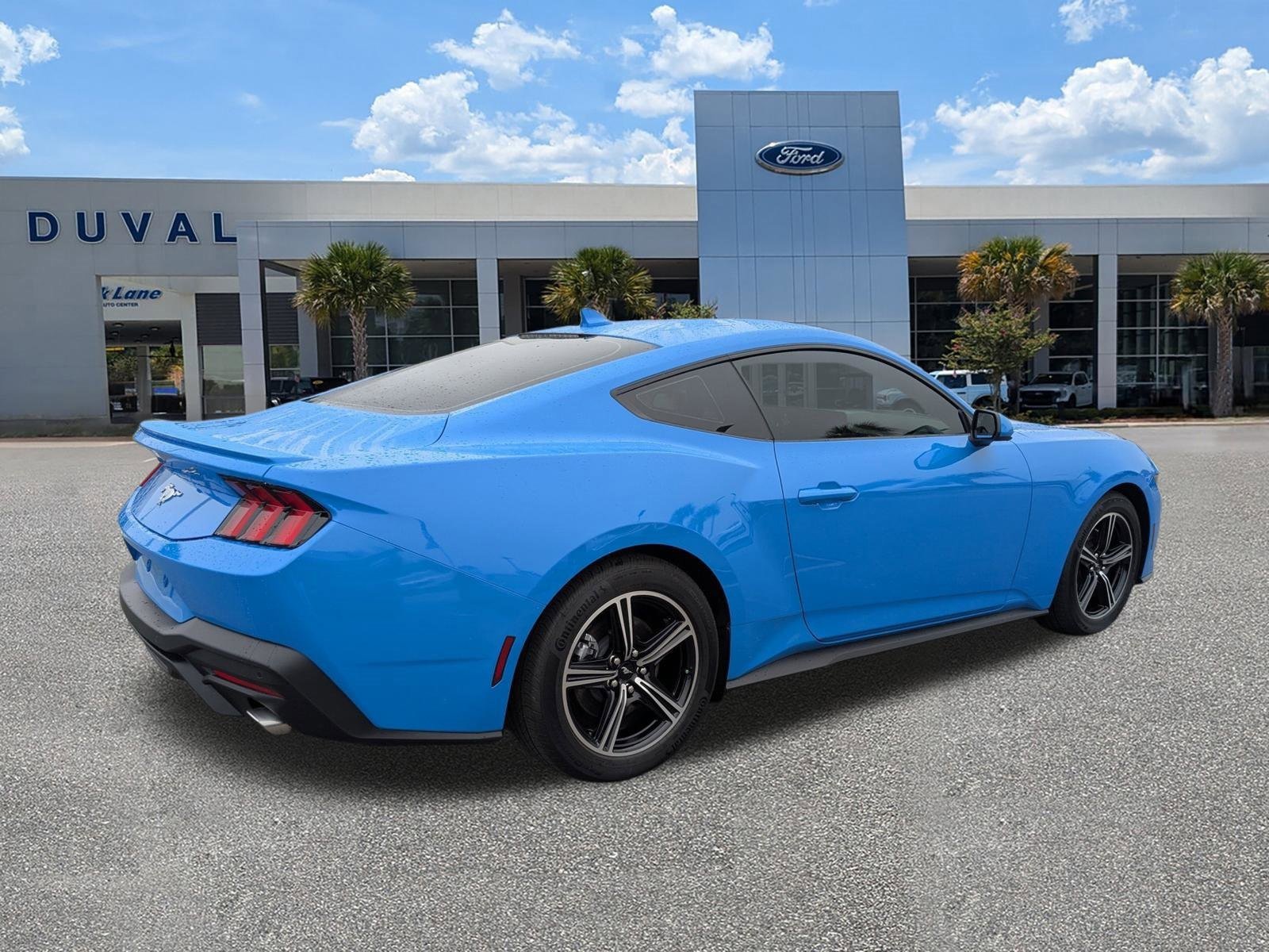 Used 2025 Ford Mustang Premium image 4