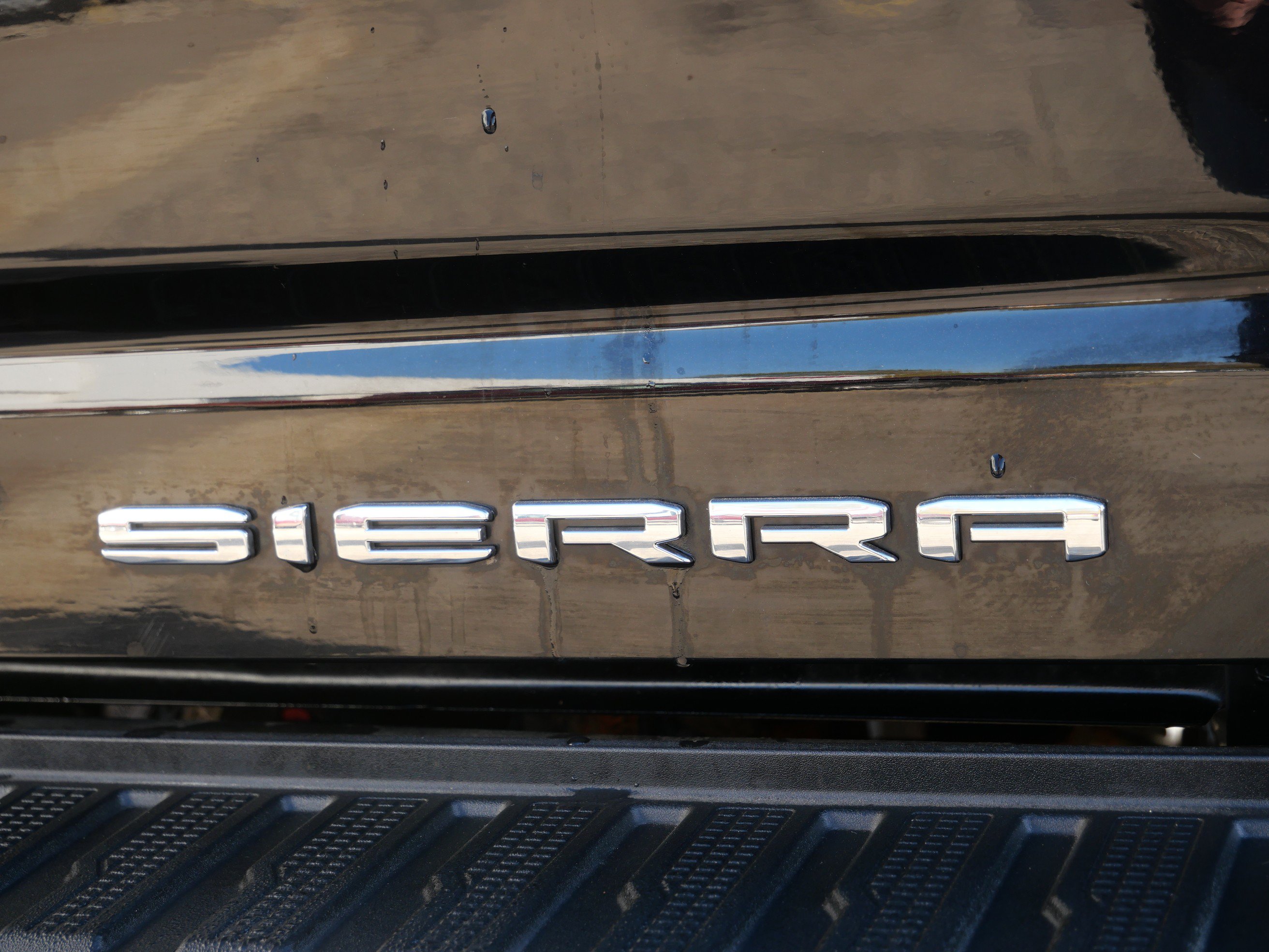 Used 2024 GMC Sierra 3500 Denali w/ Denali Reserve Package AWD/4WD image 4