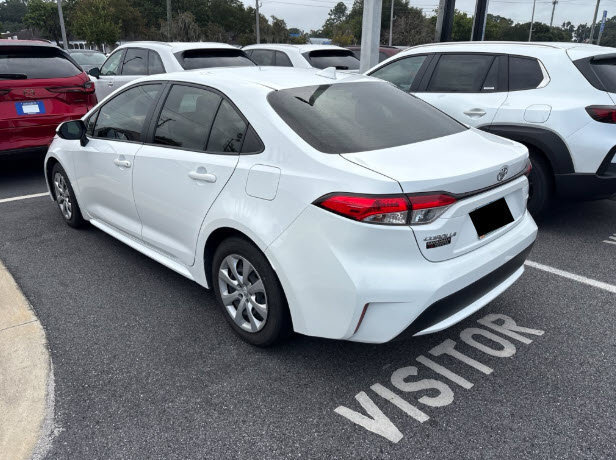 Used 2022 Toyota Corolla LE FWD image 5