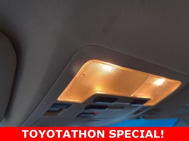 Used 2015 Toyota Avalon Limited image 31