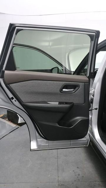 Used 2021 Nissan Rogue SV AWD/4WD image 14