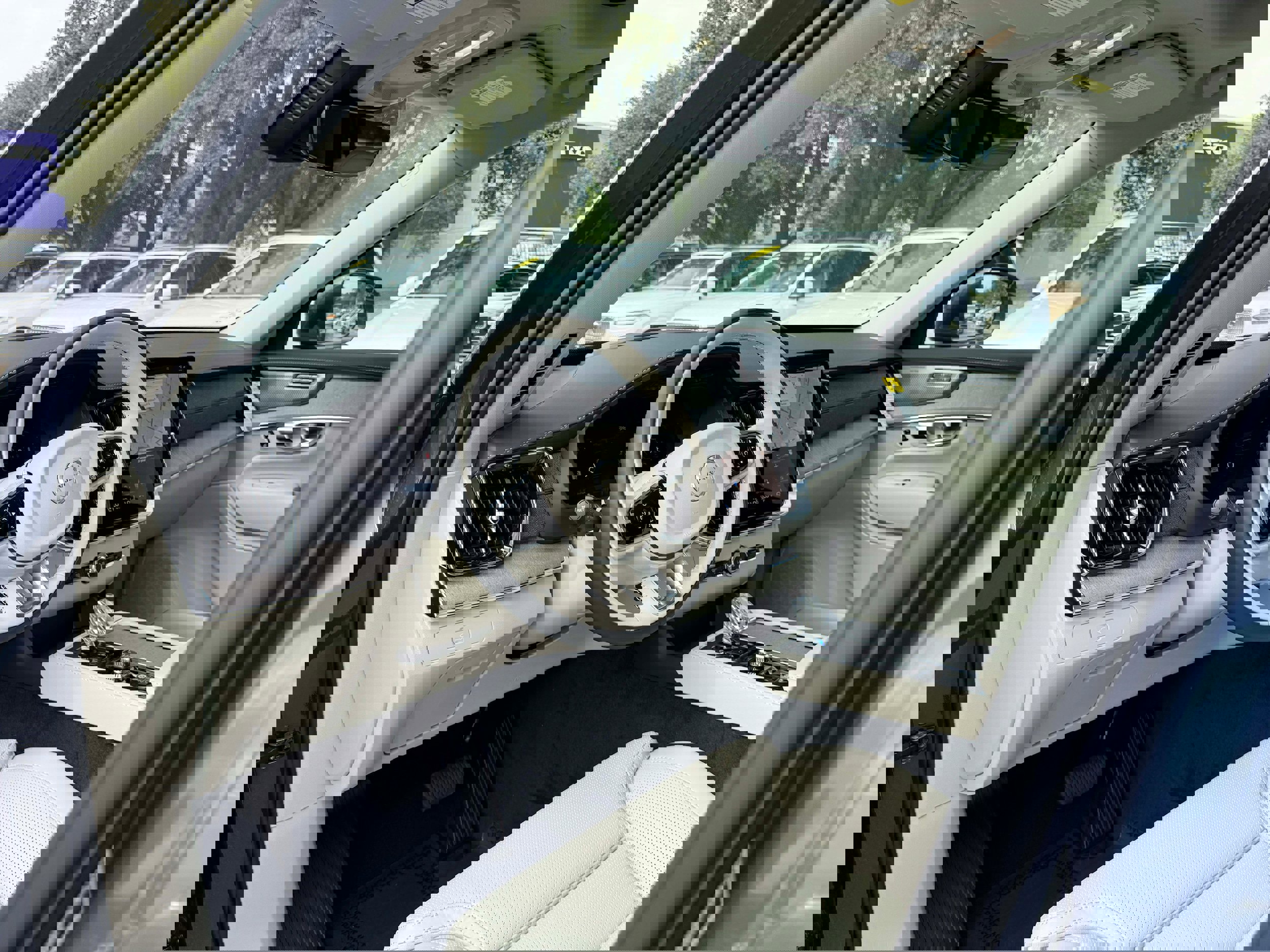 New 2026 Volvo XC90 B6 Ultra w/ Protection Package image 12