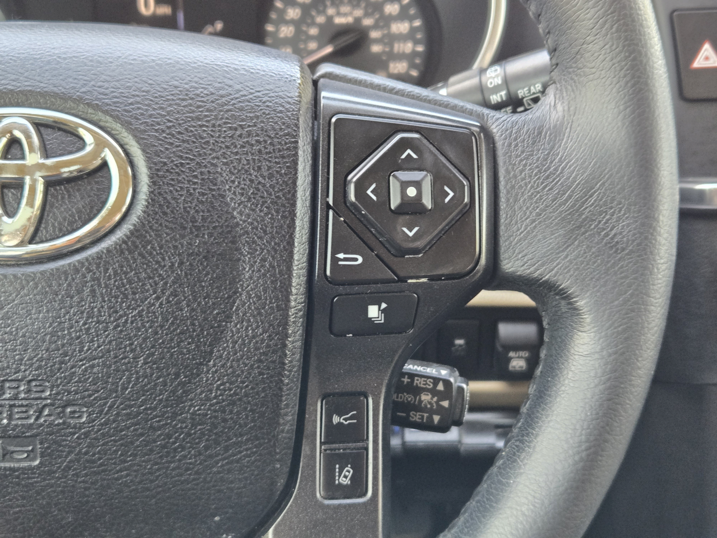 Used 2020 Toyota Sequoia Limited w/ Safety & Convenience Package AWD/4WD image 27