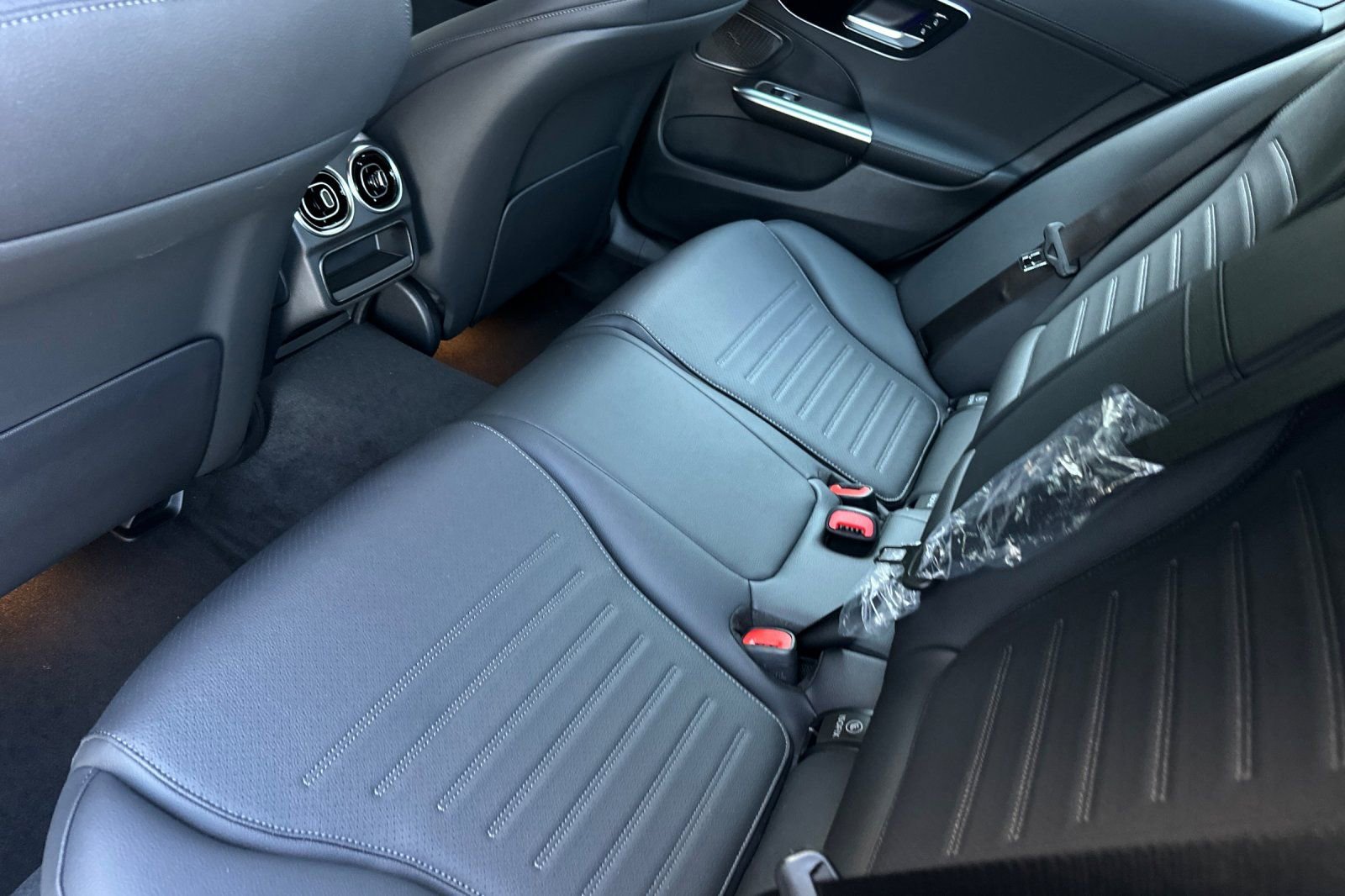 New 2025 Mercedes-Benz C 300 4MATIC Sedan image 10