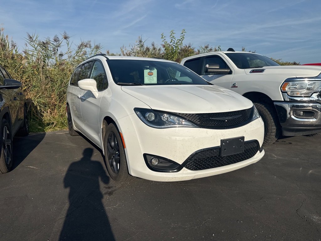 Certified 2018 Chrysler Pacifica Touring-L Plus w/ S Appearance Package image 1