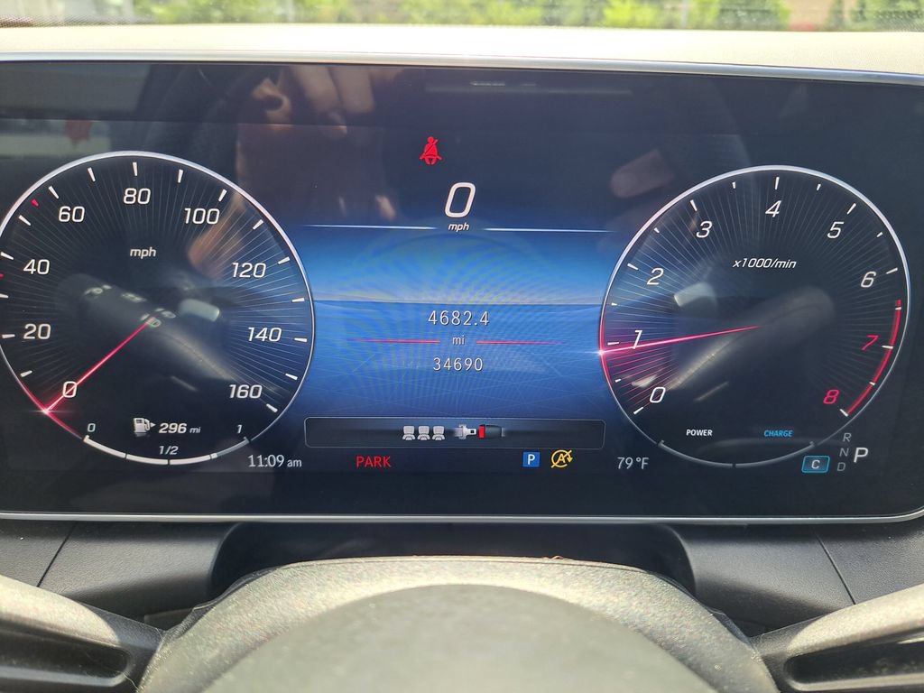 Used 2024 Mercedes-Benz GLC 300 4MATIC image 11