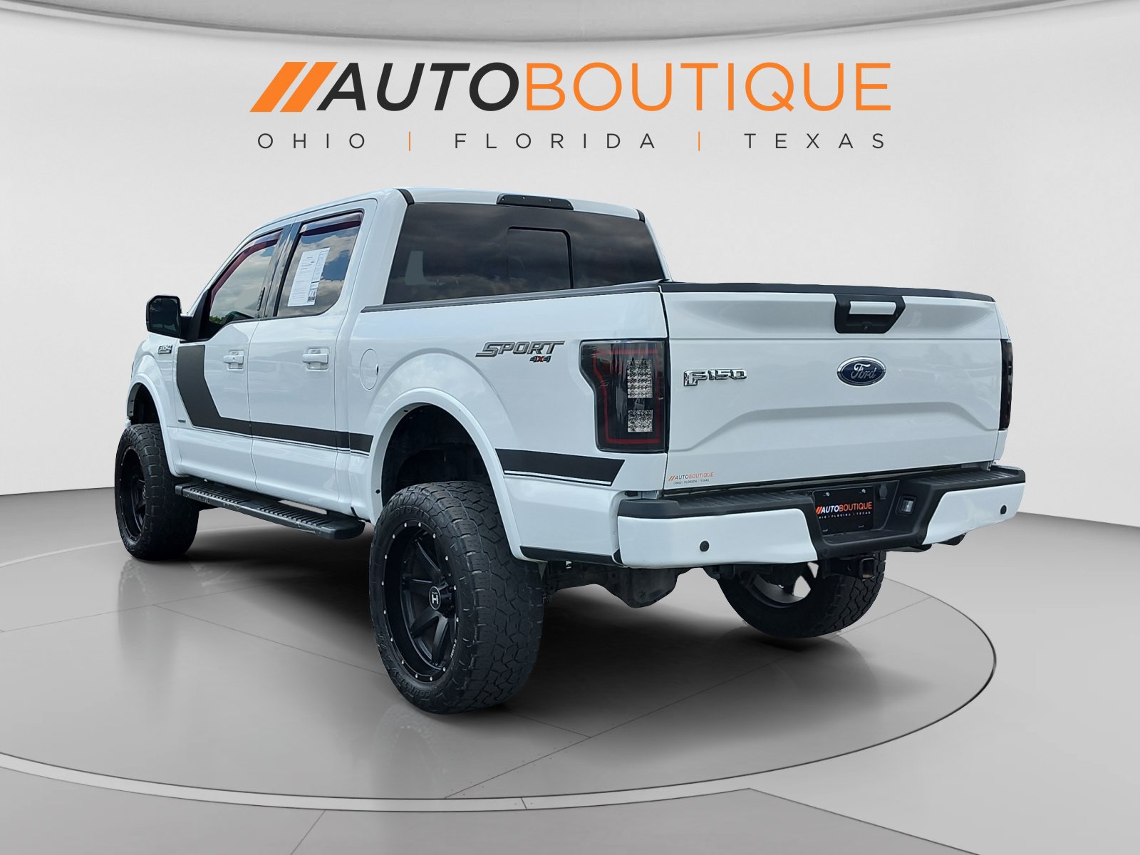 Used 2017 Ford F150 XLT w/ Equipment Group 302A Luxury AWD/4WD image 3