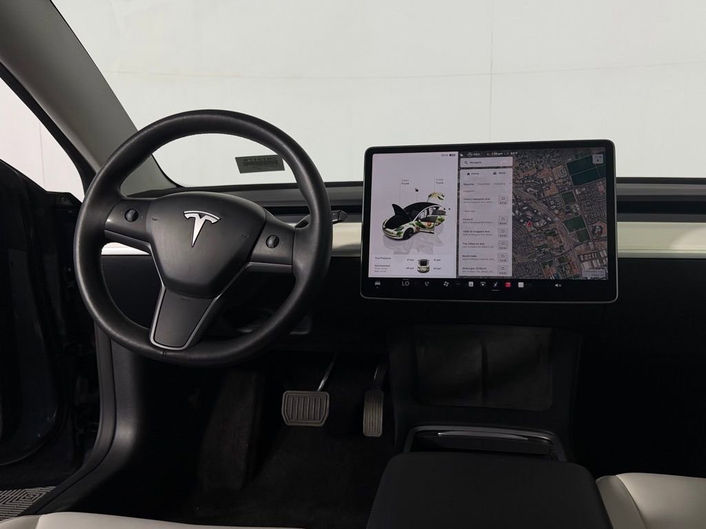 Used 2023 Tesla Model 3 Standard Range image 12