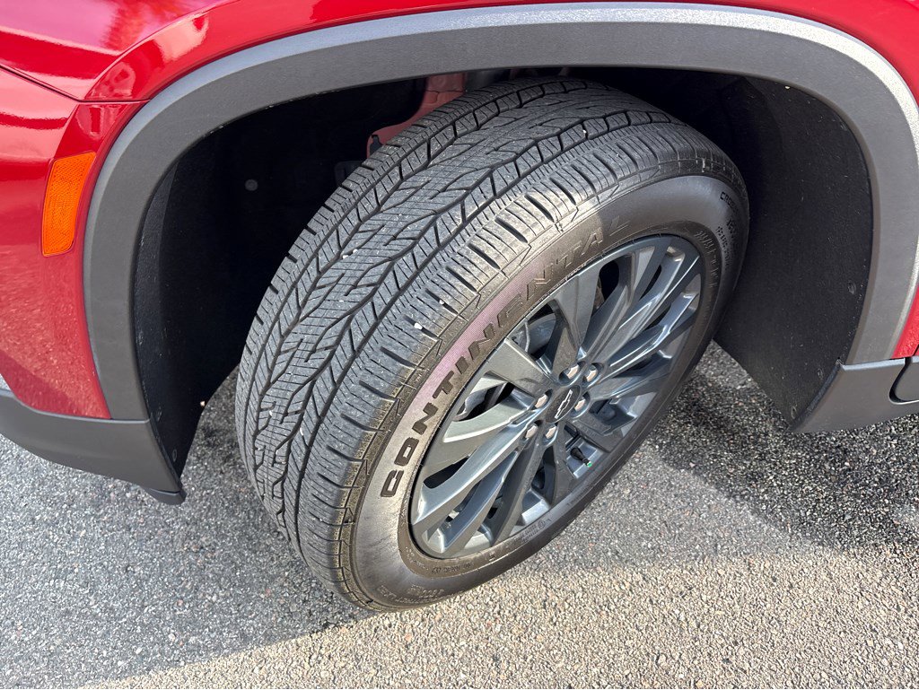 Used 2023 Chevrolet Traverse RS image 28