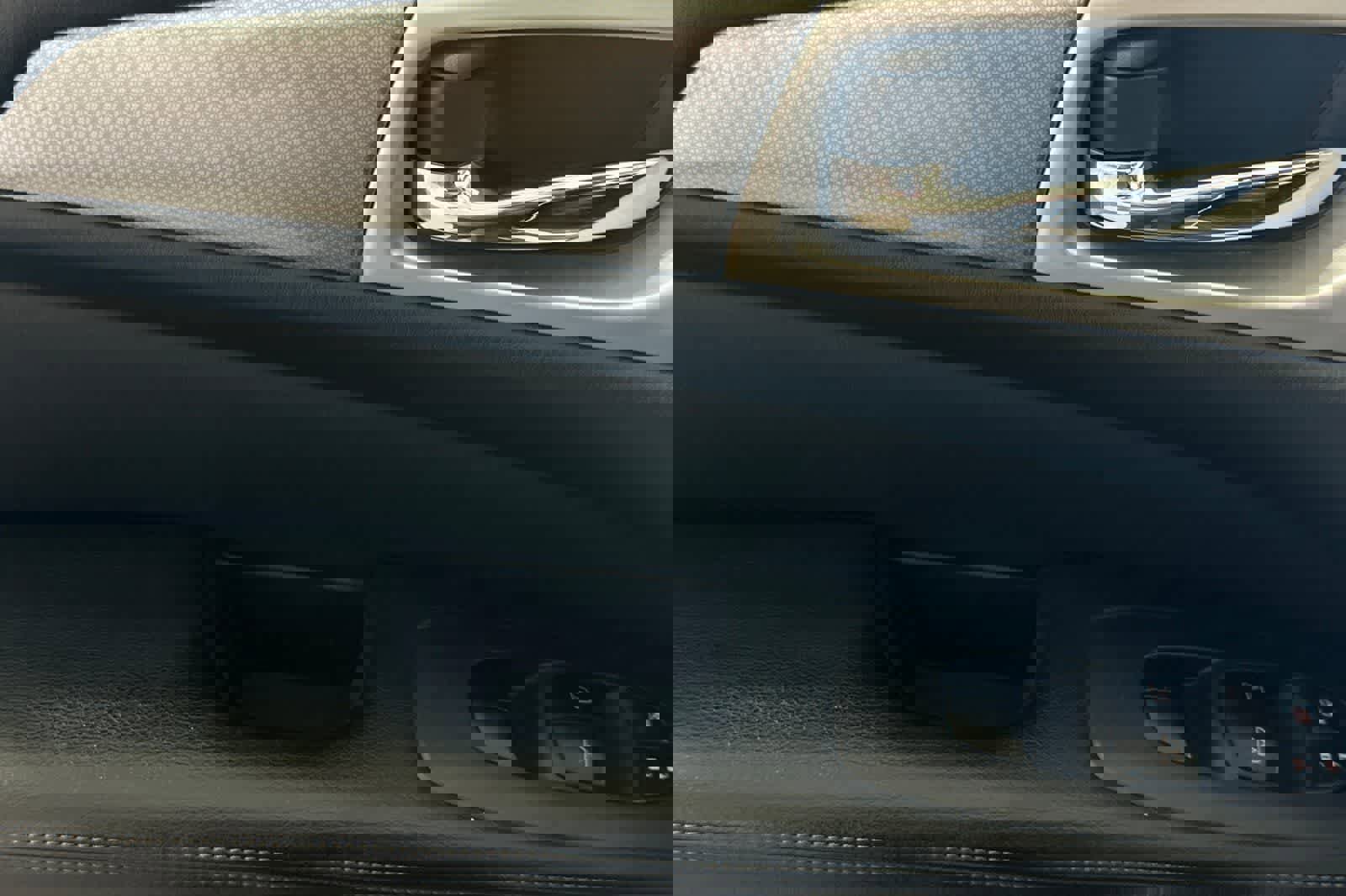 Used 2019 Nissan Pathfinder SL image 15