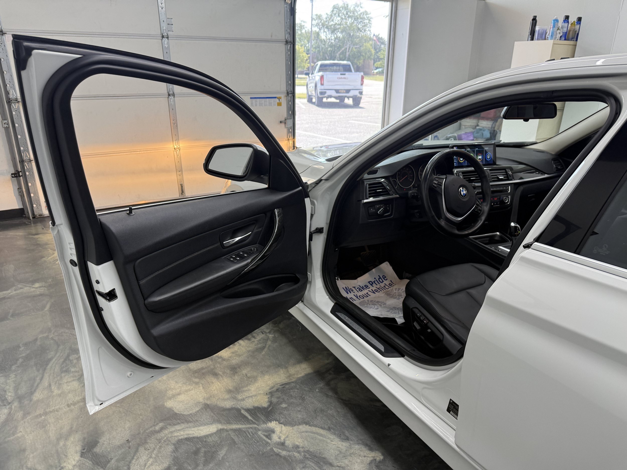 Used 2014 BMW 320i xDrive Sedan AWD/4WD image 11