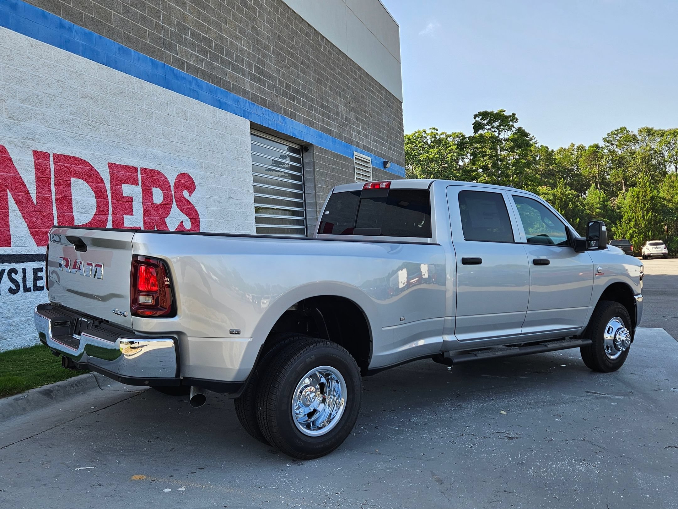 New 2026 RAM 3500 Tradesman AWD/4WD image 7