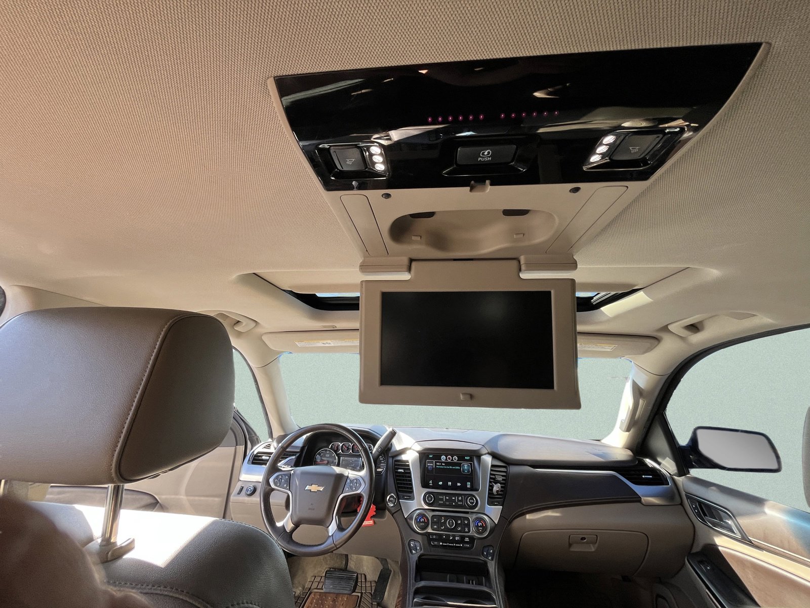 Used 2015 Chevrolet Suburban LTZ AWD/4WD image 17