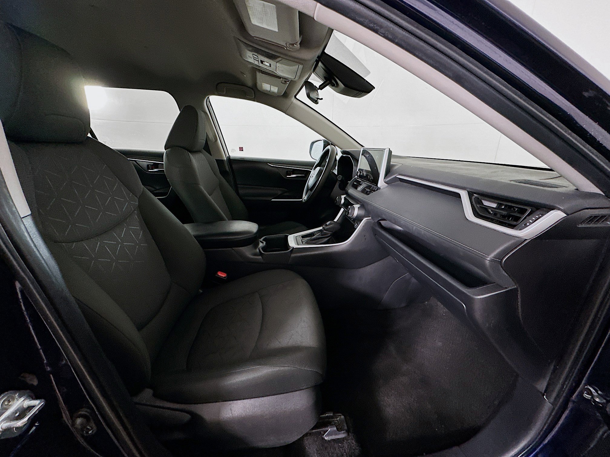 Used 2024 Toyota RAV4 XLE image 30