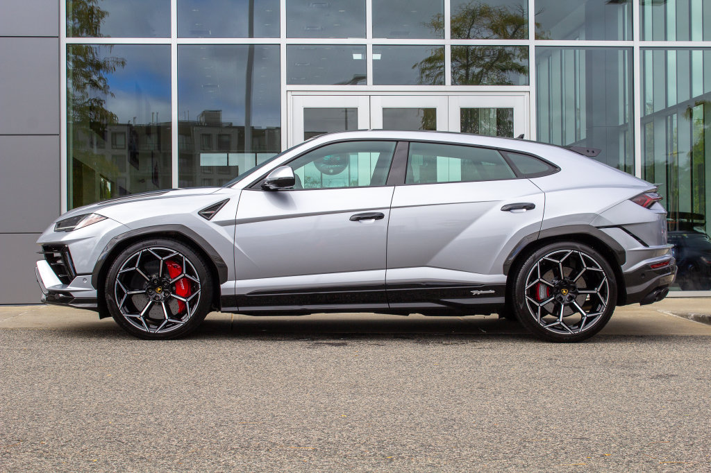 Used 2024 Lamborghini Urus Performante AWD/4WD image 7