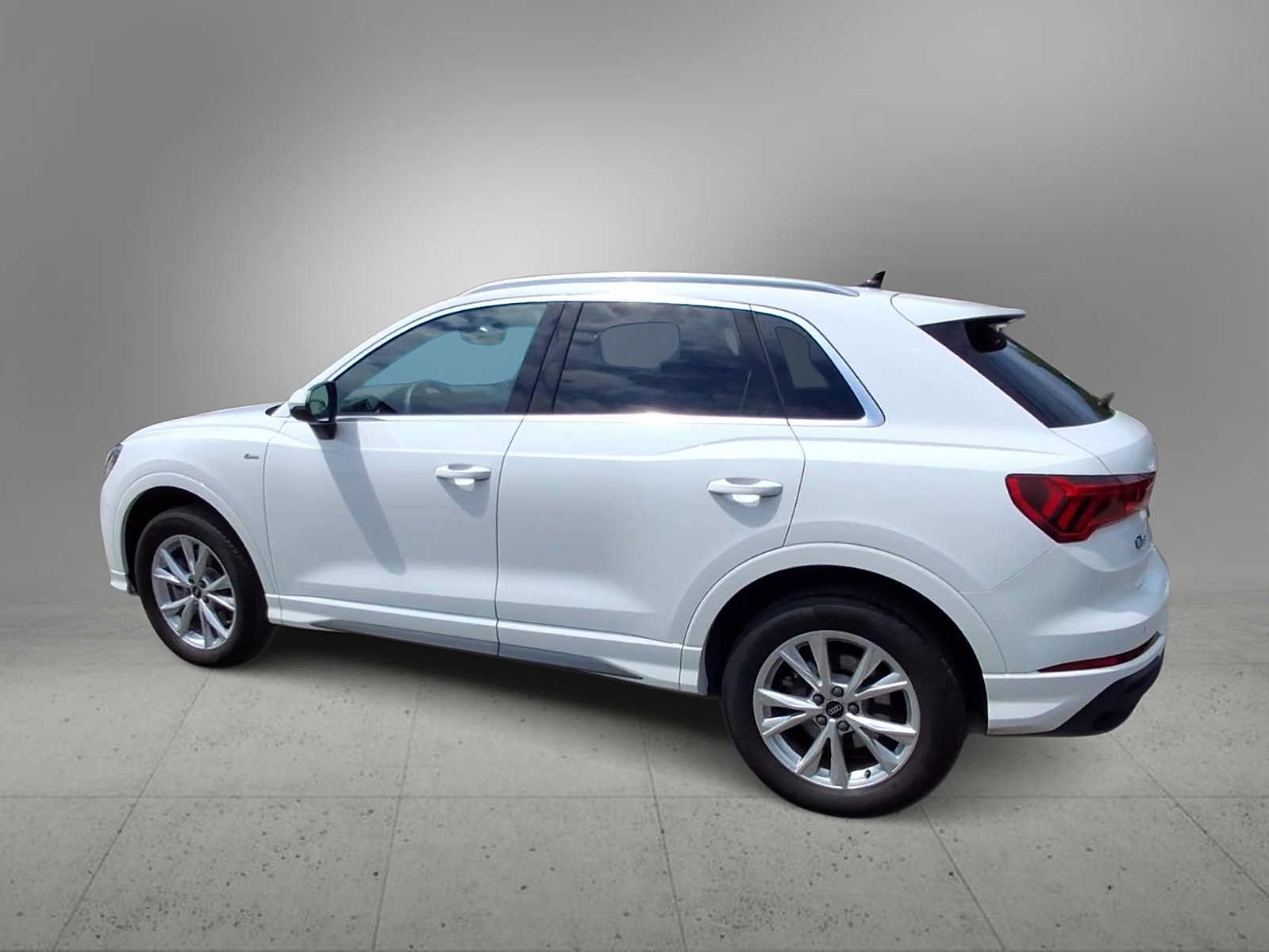 Certified 2023 Audi Q3 2.0T Premium w/ Convenience Package AWD/4WD image 6
