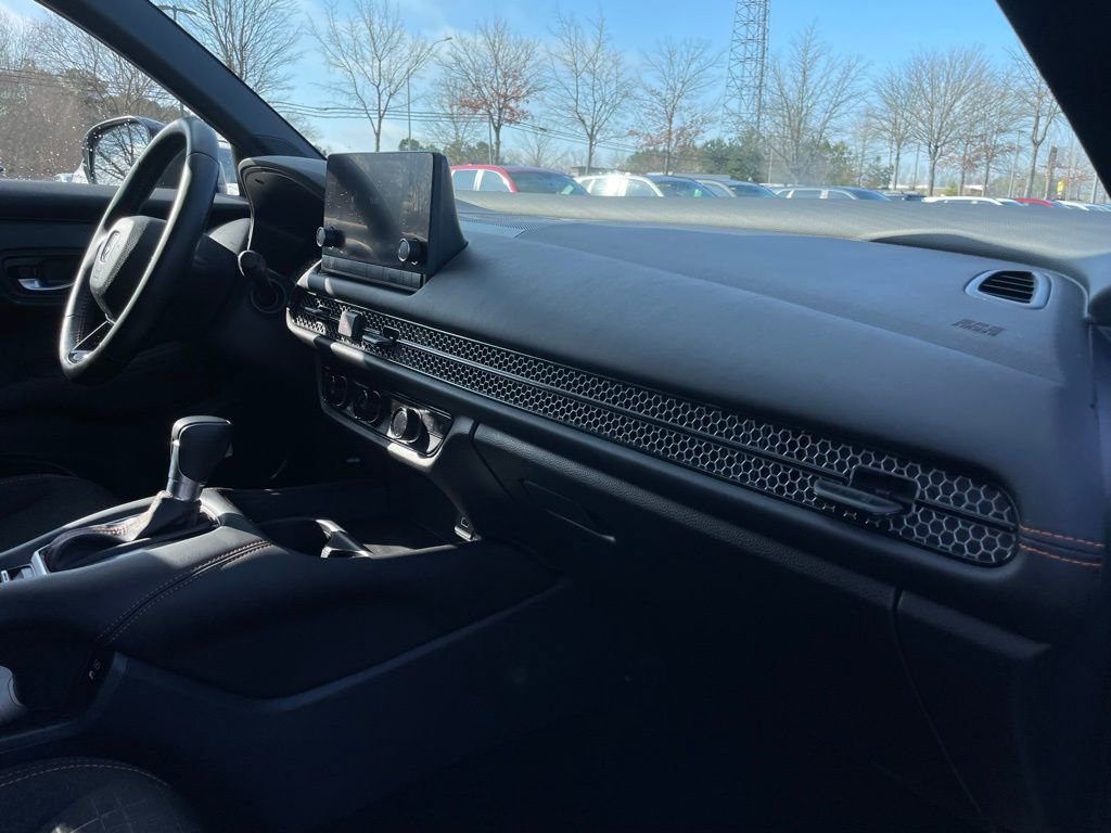 Certified 2025 Honda HR-V Sport image 32