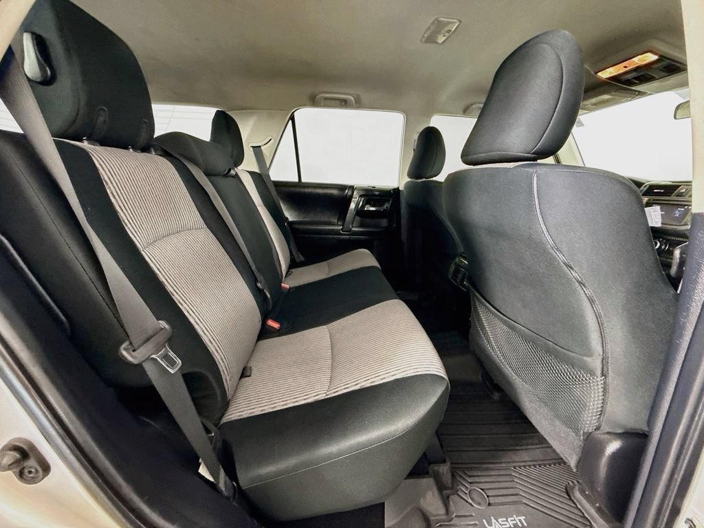 Used 2015 Toyota 4Runner SR5 AWD/4WD image 28