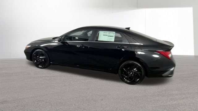 New 2026 Hyundai Elantra SEL Sport Premium FWD image 5