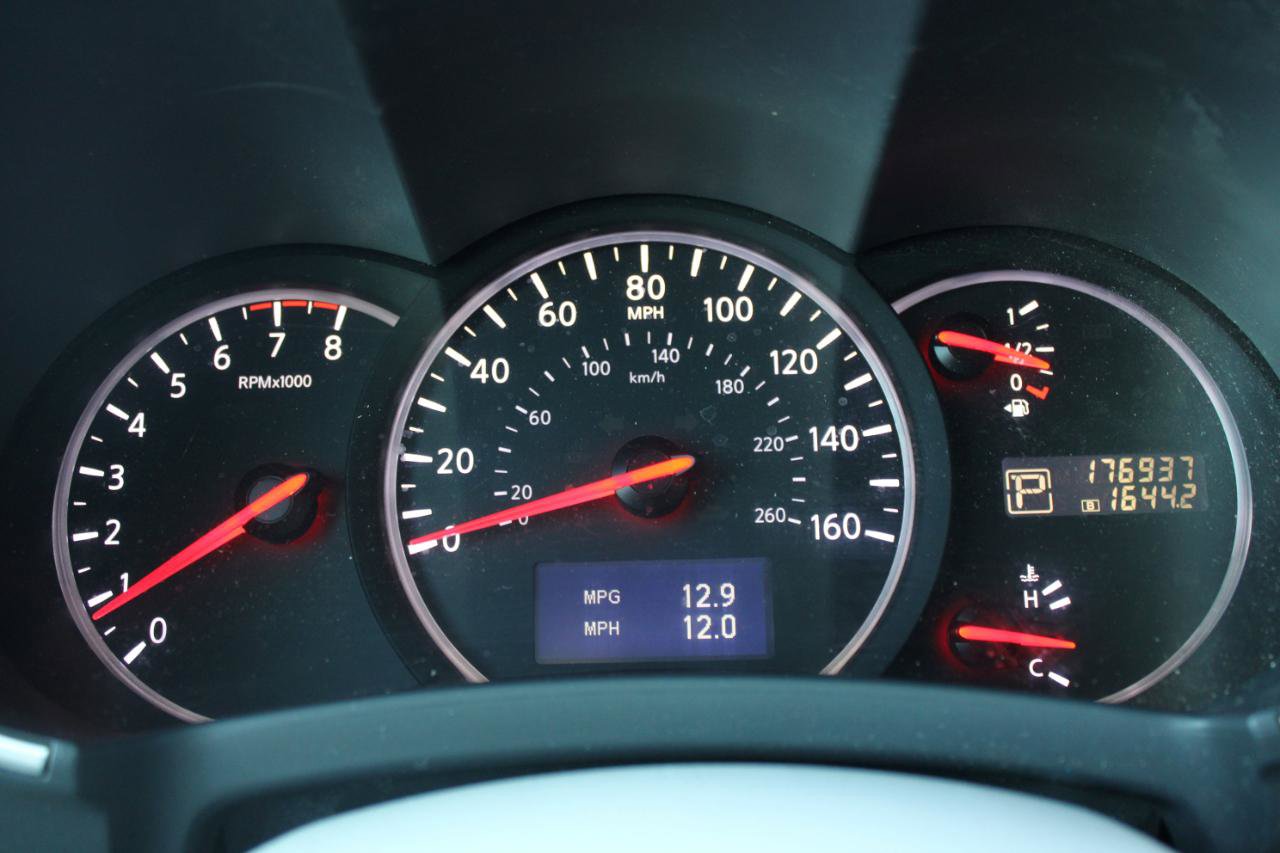 Used 2014 Nissan Quest S image 21