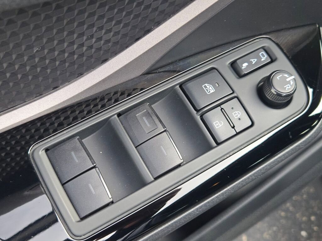 Used 2021 Toyota C-HR Nightshade image 20